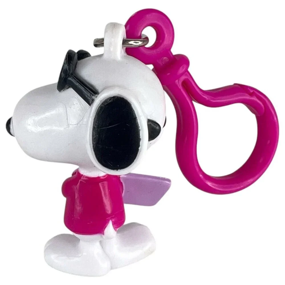 2 Vintage Joe Cool Snoopy Clip On Keychain Valentines Day Cutting‎ Hearts Card